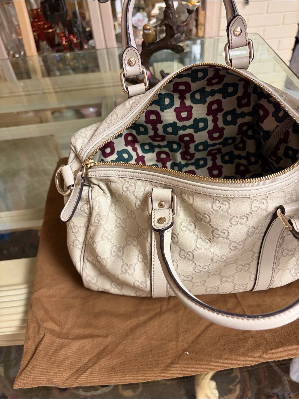 Gucci Cream Signature Canvas Shoulder Bag with Colorful Lined Interior